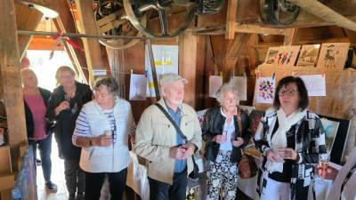 Besucher der Ausstellung