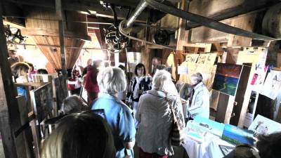 Viele Besucher interessierten sich für die Vernissage.