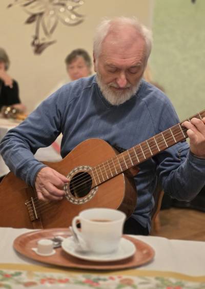 musikalische Begleitung durch Ulrich Kriehn