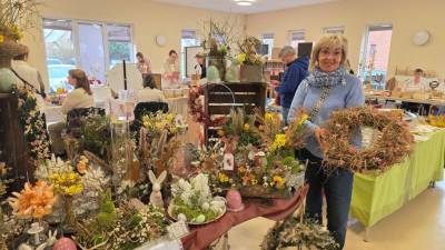 Stand Kränze und Gestecke aus Naturmaterialien