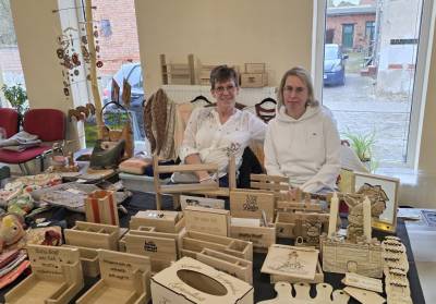 Stand Holzdeko u.v.m.