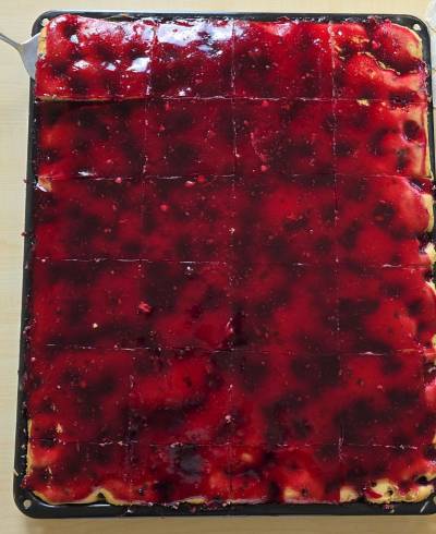 im Angebot war auch leckerer Blechkuchen