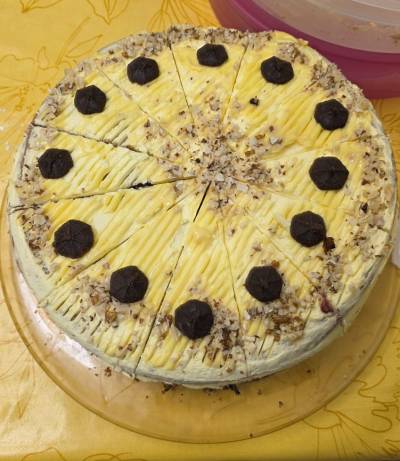 zahlreiche Torten wurden verkauft