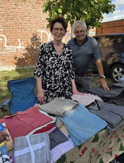 Verkaufsstand mit Trödel