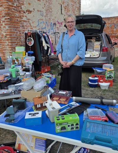 Verkaufsstand mit Trödel