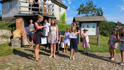 zwei Zweit Plätze: Oriiana Makarenko /li.) und Mayla Zander