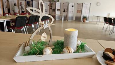 Die Mitarbeiter des Bürgerhauses haben den Saal liebevoll österlich dekoriert. Vielen Dank!
