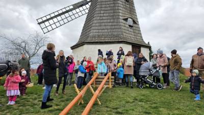 Startschuss des Ostereiertrudelwettbewerbs