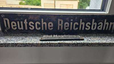 altes Schild: Deutsche Reichsbahn
