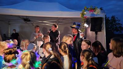 hintere Reihe: v.l. Catharina Bertram, Björn Menzel, Zeremoniemeister Ralf Engelkamp