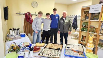 Schüler und Klassenlehrer der 9. Klasse Sekundarschule Parey