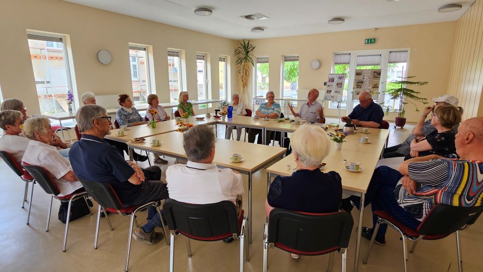 Kulturinteressierte beim ersten Literaturtreff im Bürgerhaus Jerichow