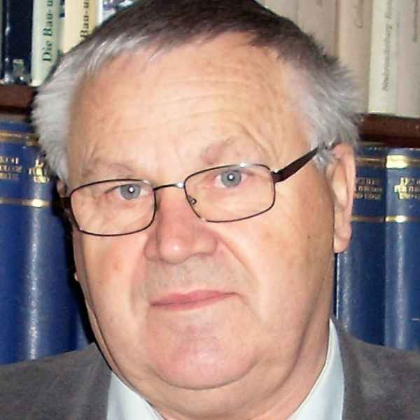  Rolf Naumann